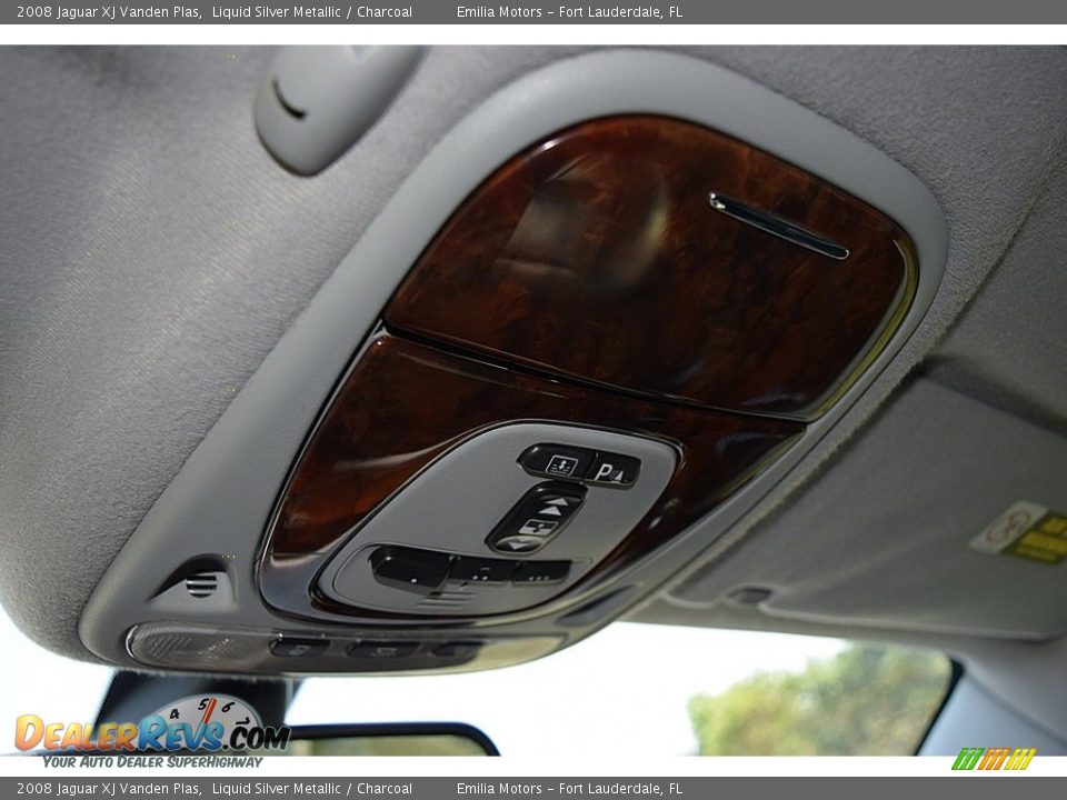 2008 Jaguar XJ Vanden Plas Liquid Silver Metallic / Charcoal Photo #49