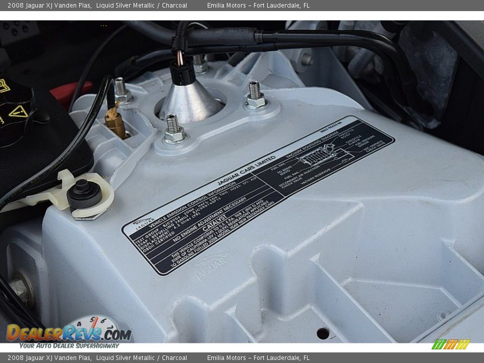 2008 Jaguar XJ Vanden Plas Liquid Silver Metallic / Charcoal Photo #70