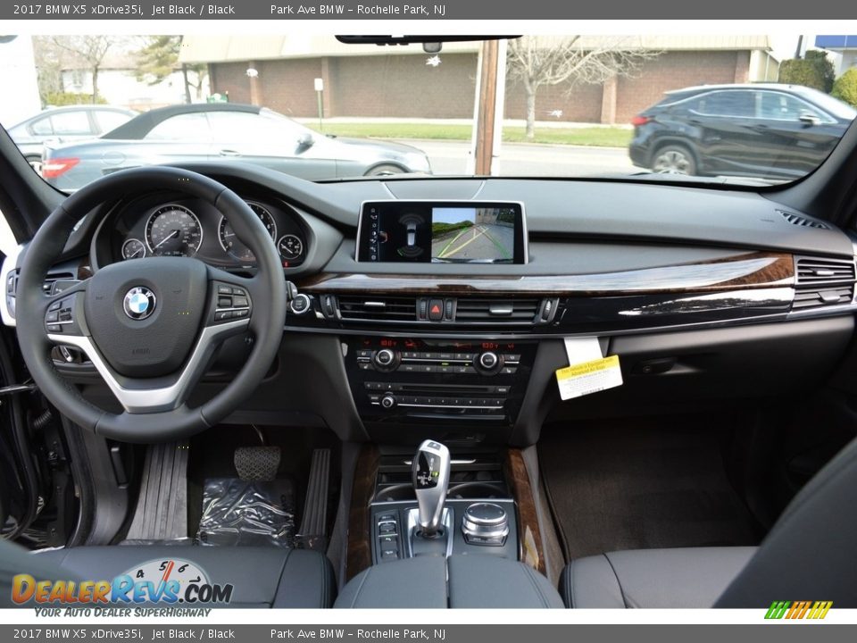 Dashboard of 2017 BMW X5 xDrive35i Photo #15