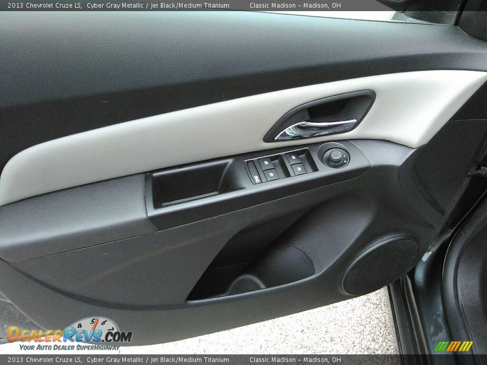 2013 Chevrolet Cruze LS Cyber Gray Metallic / Jet Black/Medium Titanium Photo #6