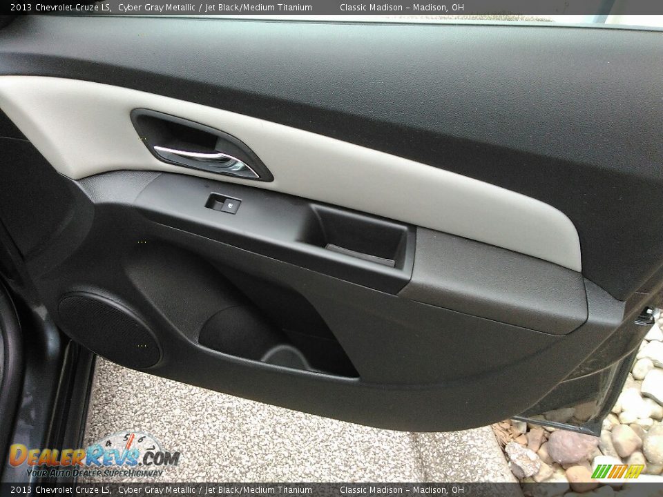 2013 Chevrolet Cruze LS Cyber Gray Metallic / Jet Black/Medium Titanium Photo #13