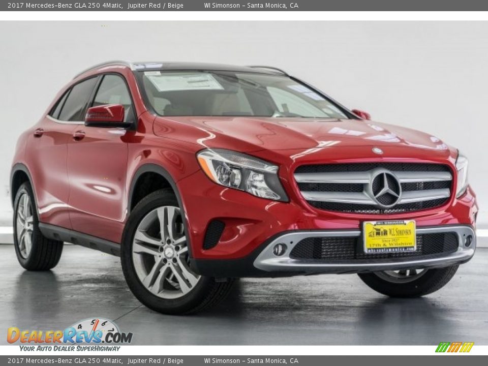 Front 3/4 View of 2017 Mercedes-Benz GLA 250 4Matic Photo #12