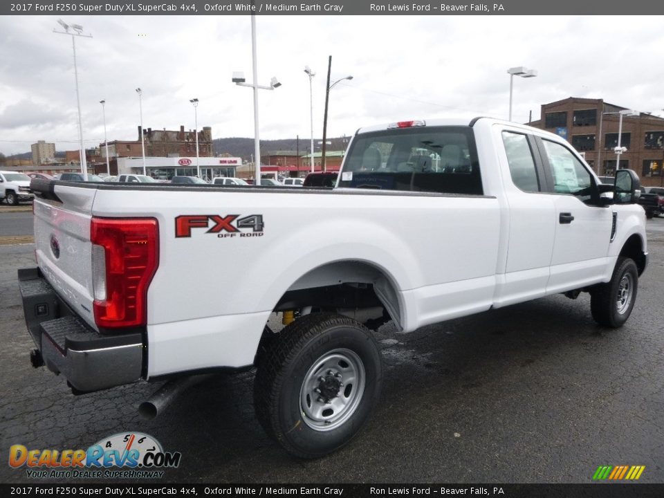 2017 Ford F250 Super Duty XL SuperCab 4x4 Oxford White / Medium Earth Gray Photo #3