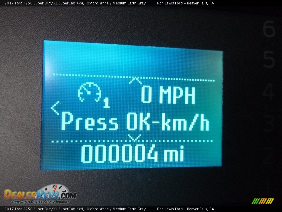 2017 Ford F250 Super Duty XL SuperCab 4x4 Oxford White / Medium Earth Gray Photo #20
