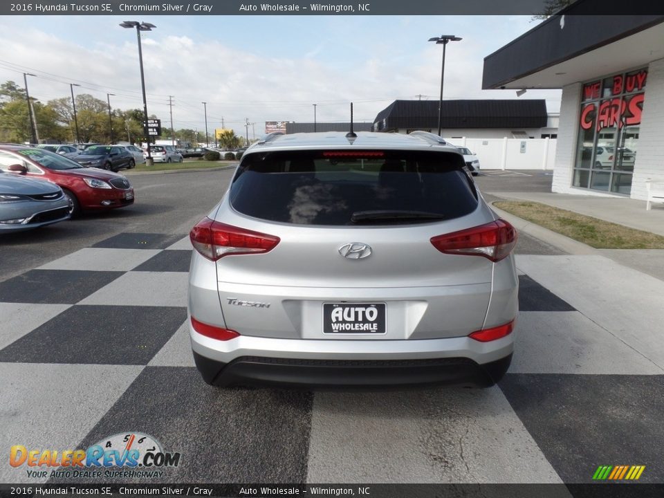 2016 Hyundai Tucson SE Chromium Silver / Gray Photo #4