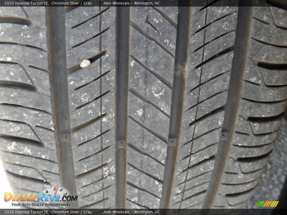 2016 Hyundai Tucson SE Chromium Silver / Gray Photo #10