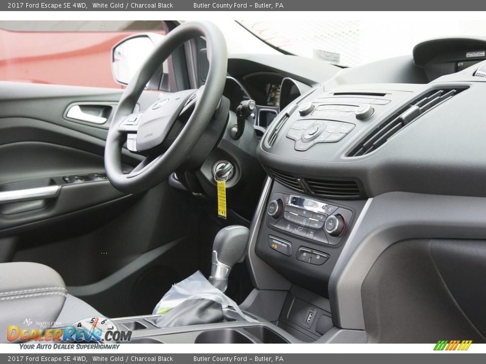 2017 Ford Escape SE 4WD White Gold / Charcoal Black Photo #9