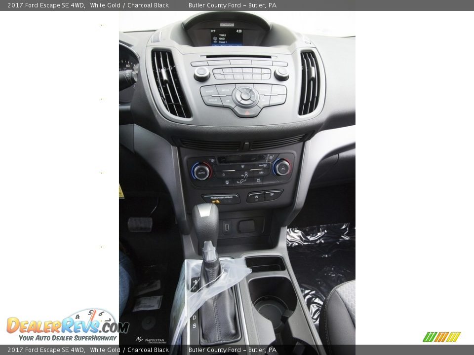 2017 Ford Escape SE 4WD White Gold / Charcoal Black Photo #11