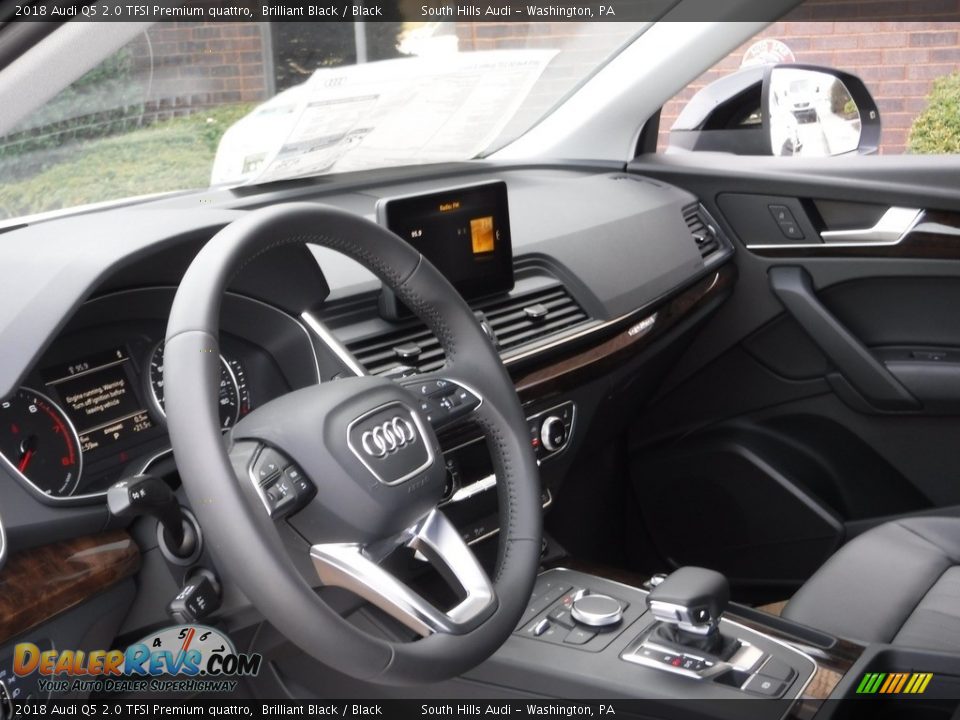 Dashboard of 2018 Audi Q5 2.0 TFSI Premium quattro Photo #18
