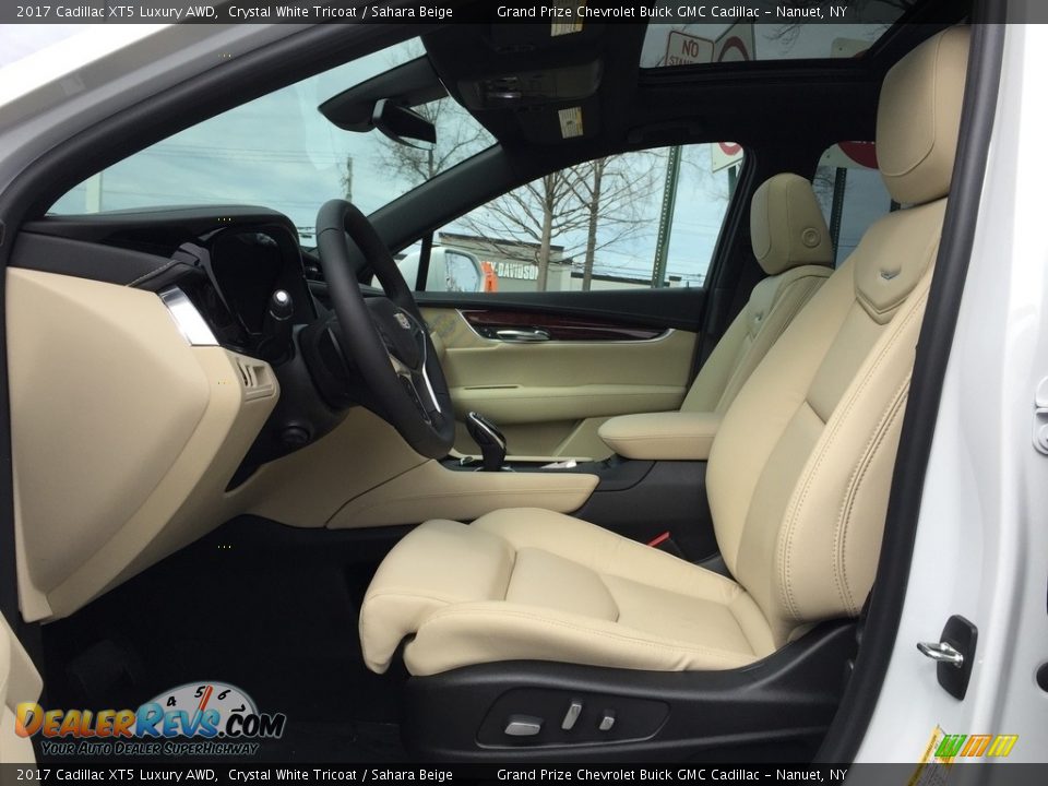 2017 Cadillac XT5 Luxury AWD Crystal White Tricoat / Sahara Beige Photo #9