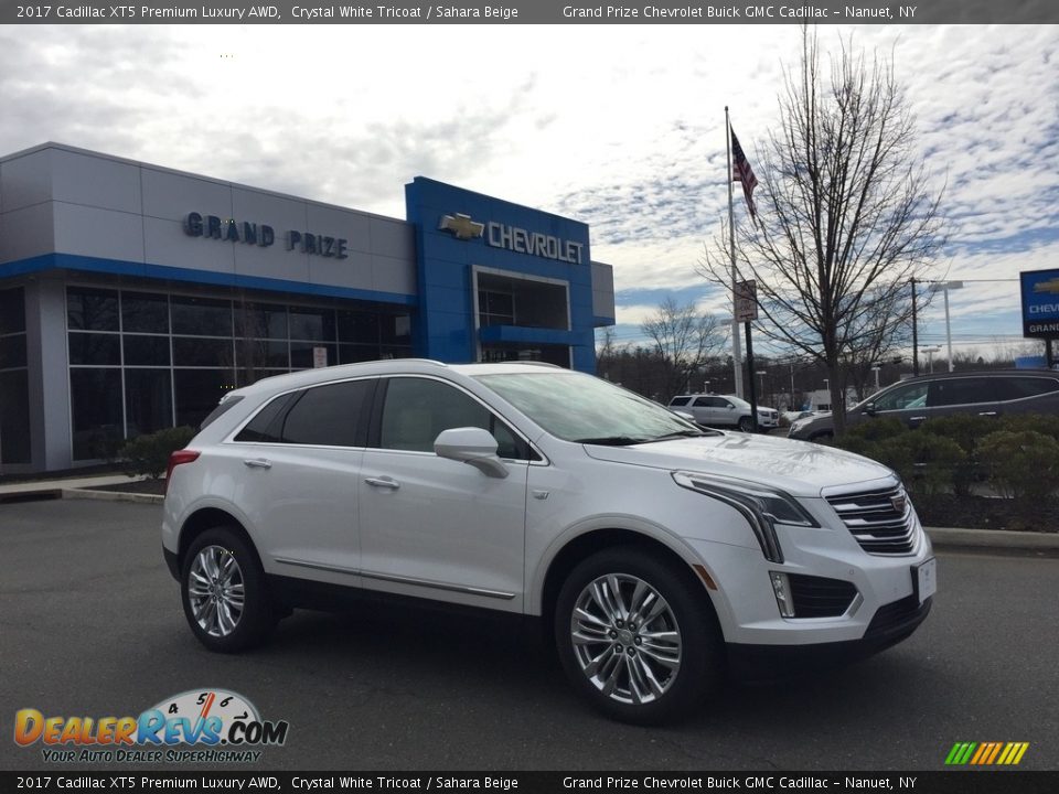 2017 Cadillac XT5 Premium Luxury AWD Crystal White Tricoat / Sahara Beige Photo #3