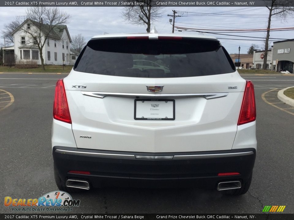 2017 Cadillac XT5 Premium Luxury AWD Crystal White Tricoat / Sahara Beige Photo #5