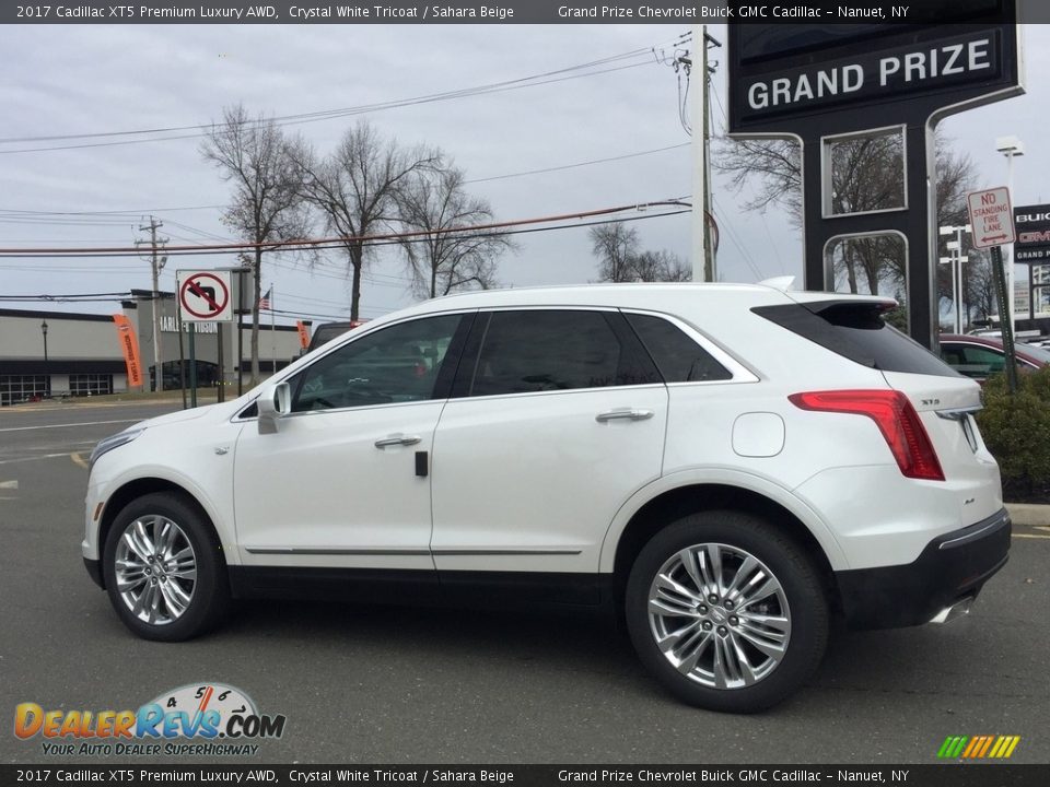2017 Cadillac XT5 Premium Luxury AWD Crystal White Tricoat / Sahara Beige Photo #6