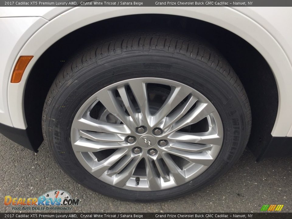 2017 Cadillac XT5 Premium Luxury AWD Crystal White Tricoat / Sahara Beige Photo #10