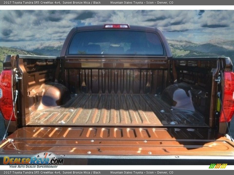 2017 Toyota Tundra SR5 CrewMax 4x4 Sunset Bronze Mica / Black Photo #8