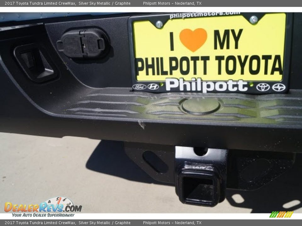 2017 Toyota Tundra Limited CrewMax Silver Sky Metallic / Graphite Photo #10