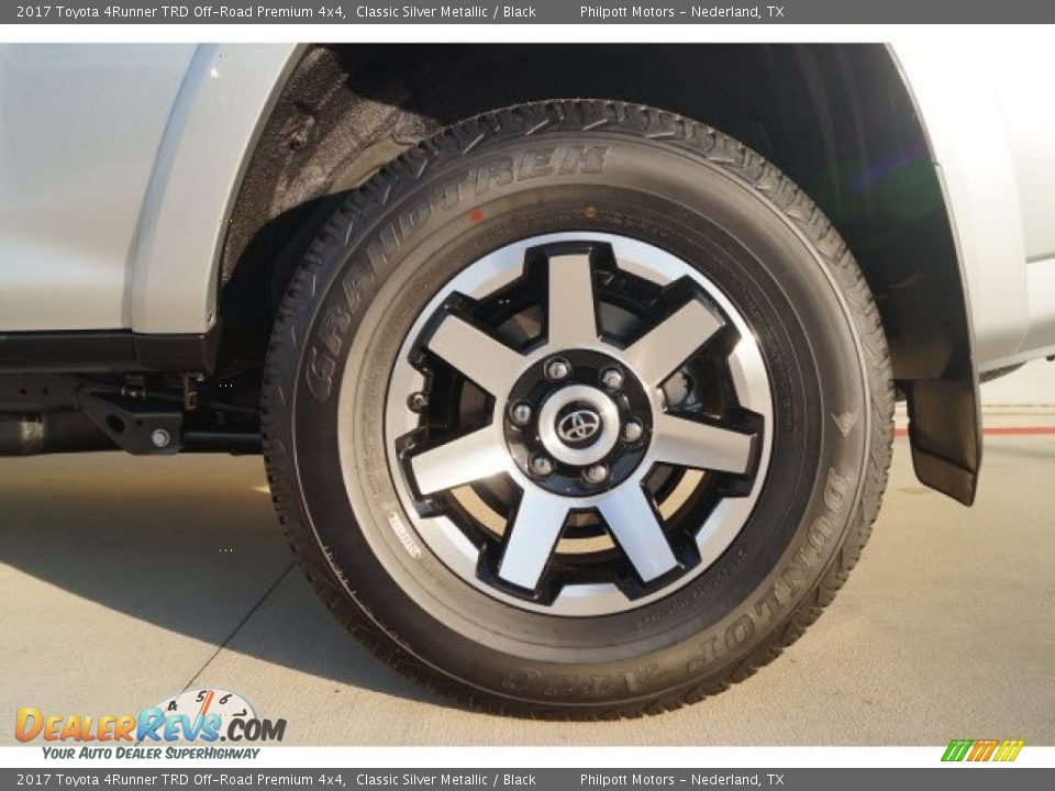 2017 Toyota 4Runner TRD Off-Road Premium 4x4 Classic Silver Metallic / Black Photo #10