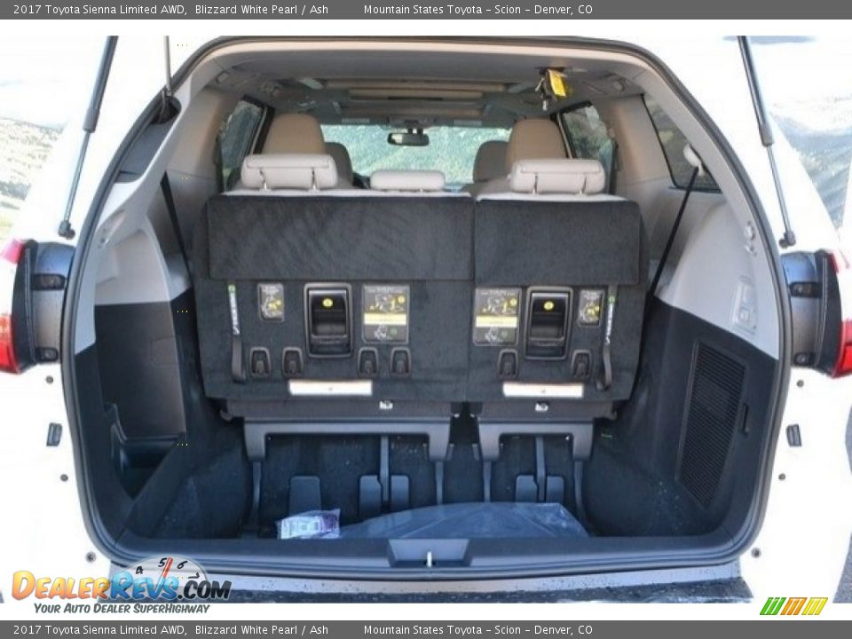 2017 Toyota Sienna Limited AWD Blizzard White Pearl / Ash Photo #9