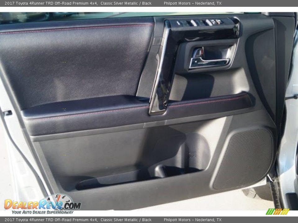 2017 Toyota 4Runner TRD Off-Road Premium 4x4 Classic Silver Metallic / Black Photo #11