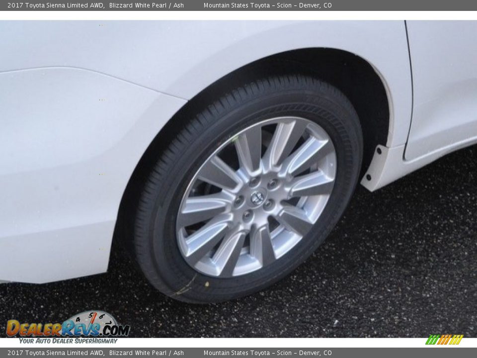 2017 Toyota Sienna Limited AWD Blizzard White Pearl / Ash Photo #10