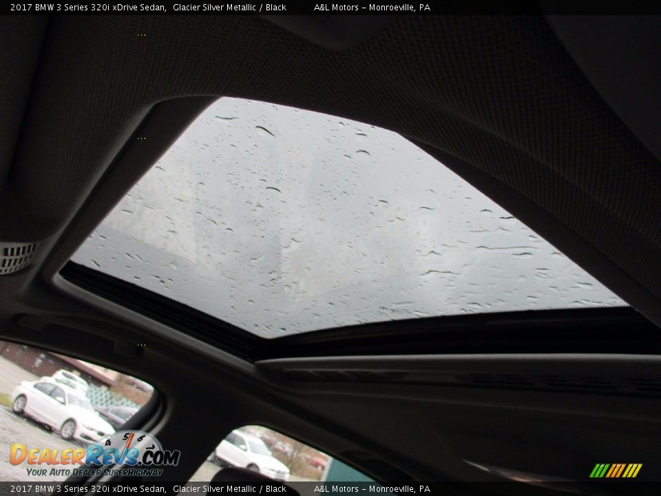 2017 BMW 3 Series 320i xDrive Sedan Glacier Silver Metallic / Black Photo #11