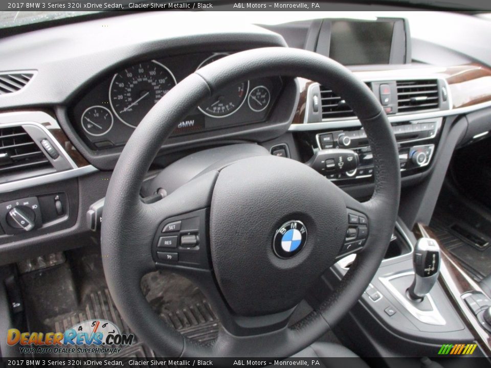 2017 BMW 3 Series 320i xDrive Sedan Glacier Silver Metallic / Black Photo #15