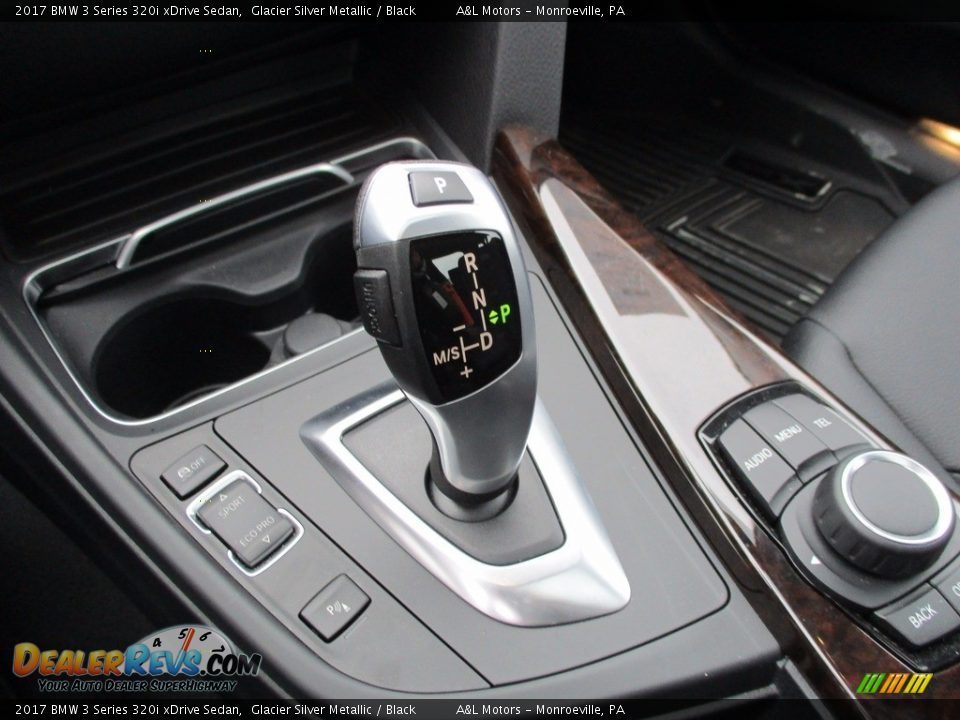 2017 BMW 3 Series 320i xDrive Sedan Glacier Silver Metallic / Black Photo #17
