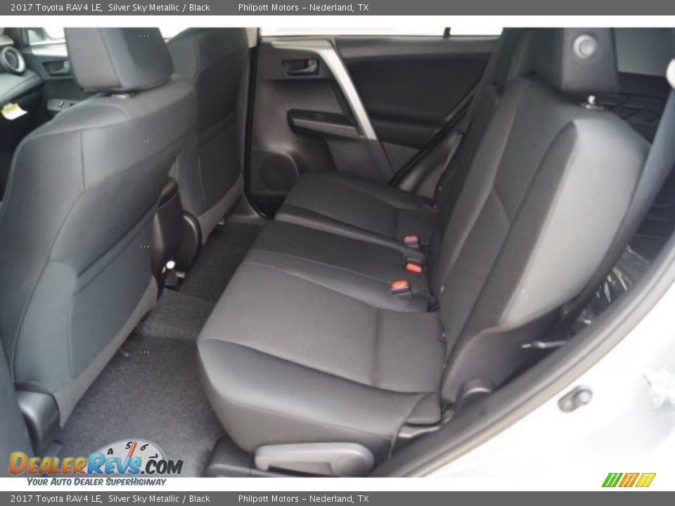 2017 Toyota RAV4 LE Silver Sky Metallic / Black Photo #9