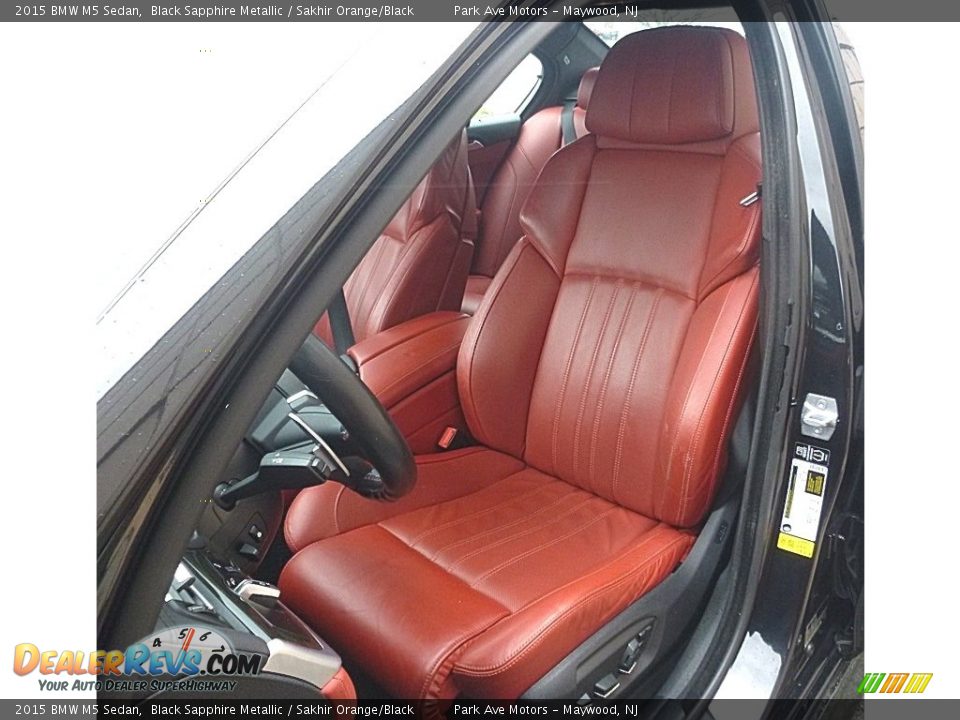 Front Seat of 2015 BMW M5 Sedan Photo #12