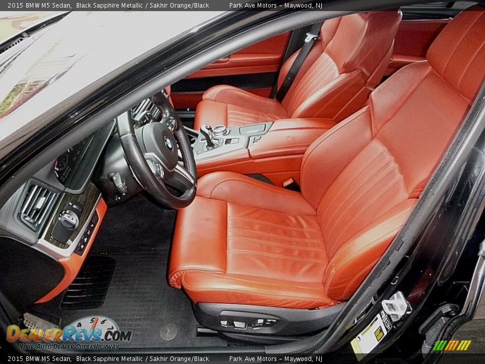 Front Seat of 2015 BMW M5 Sedan Photo #13