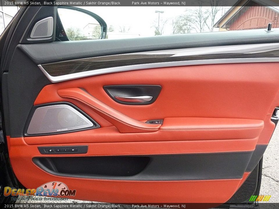 Door Panel of 2015 BMW M5 Sedan Photo #20