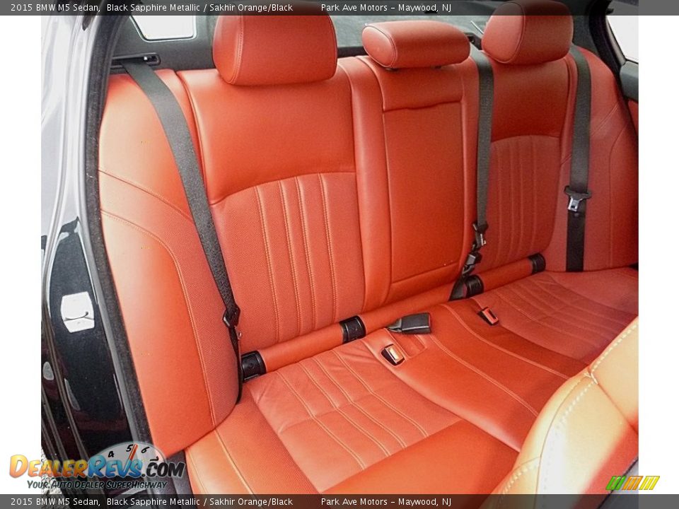 Rear Seat of 2015 BMW M5 Sedan Photo #26