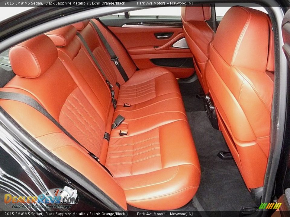Rear Seat of 2015 BMW M5 Sedan Photo #27