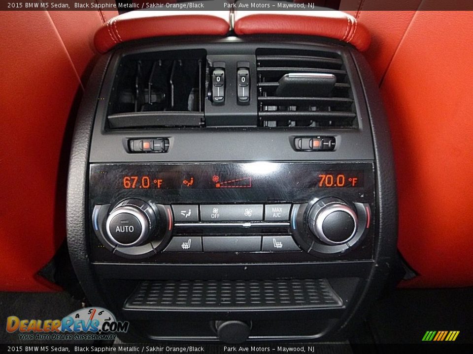 Controls of 2015 BMW M5 Sedan Photo #29