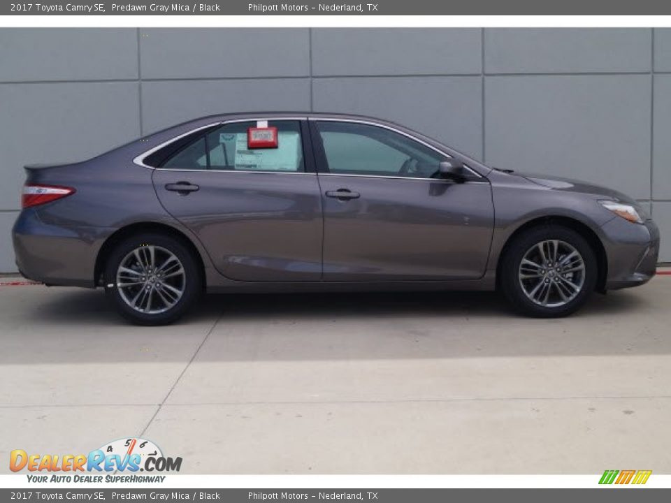 2017 Toyota Camry SE Predawn Gray Mica / Black Photo #2