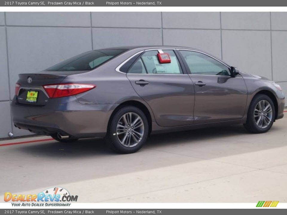 2017 Toyota Camry SE Predawn Gray Mica / Black Photo #3