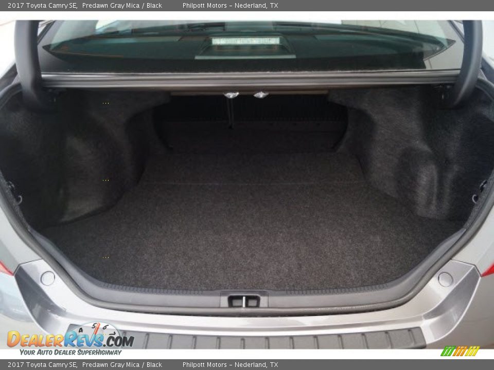 2017 Toyota Camry SE Predawn Gray Mica / Black Photo #11