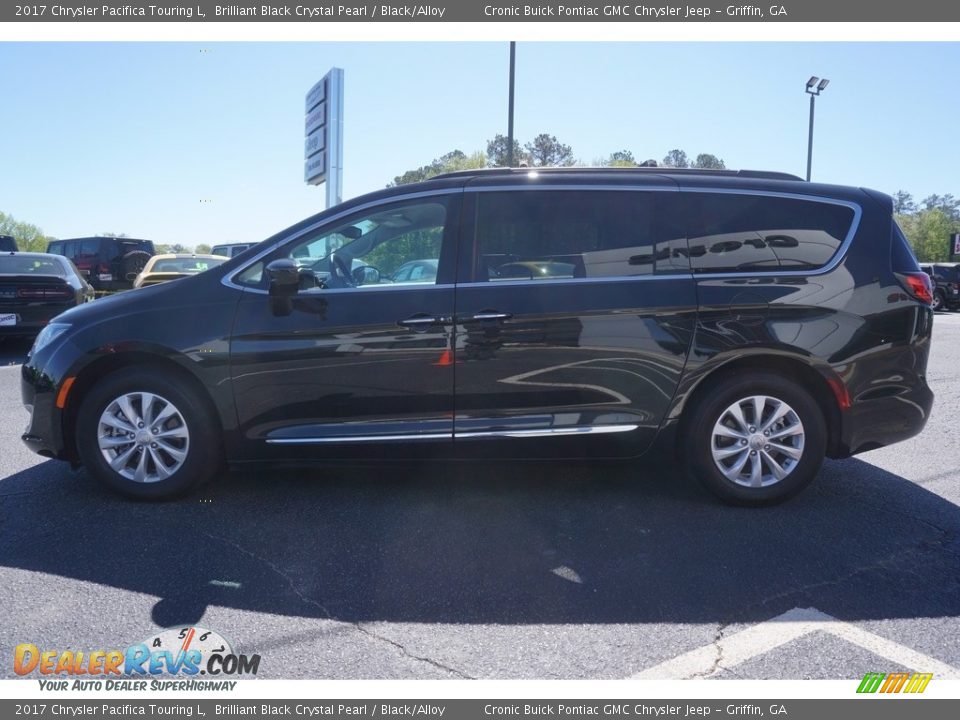 2017 Chrysler Pacifica Touring L Brilliant Black Crystal Pearl / Black/Alloy Photo #4