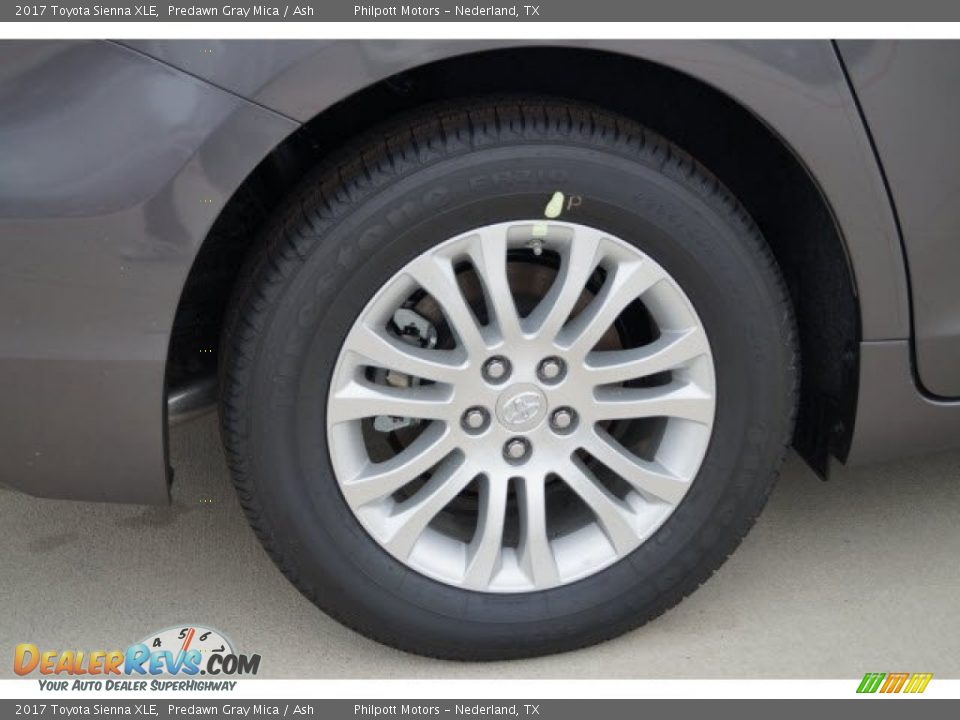 2017 Toyota Sienna XLE Wheel Photo #5