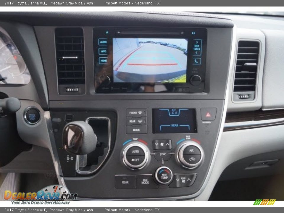 Controls of 2017 Toyota Sienna XLE Photo #14