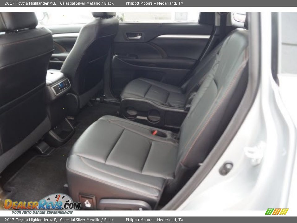 Rear Seat of 2017 Toyota Highlander XLE Photo #9