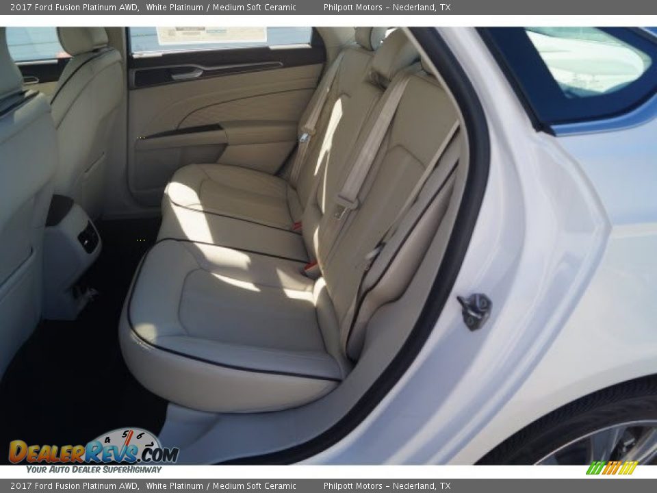 2017 Ford Fusion Platinum AWD White Platinum / Medium Soft Ceramic Photo #9