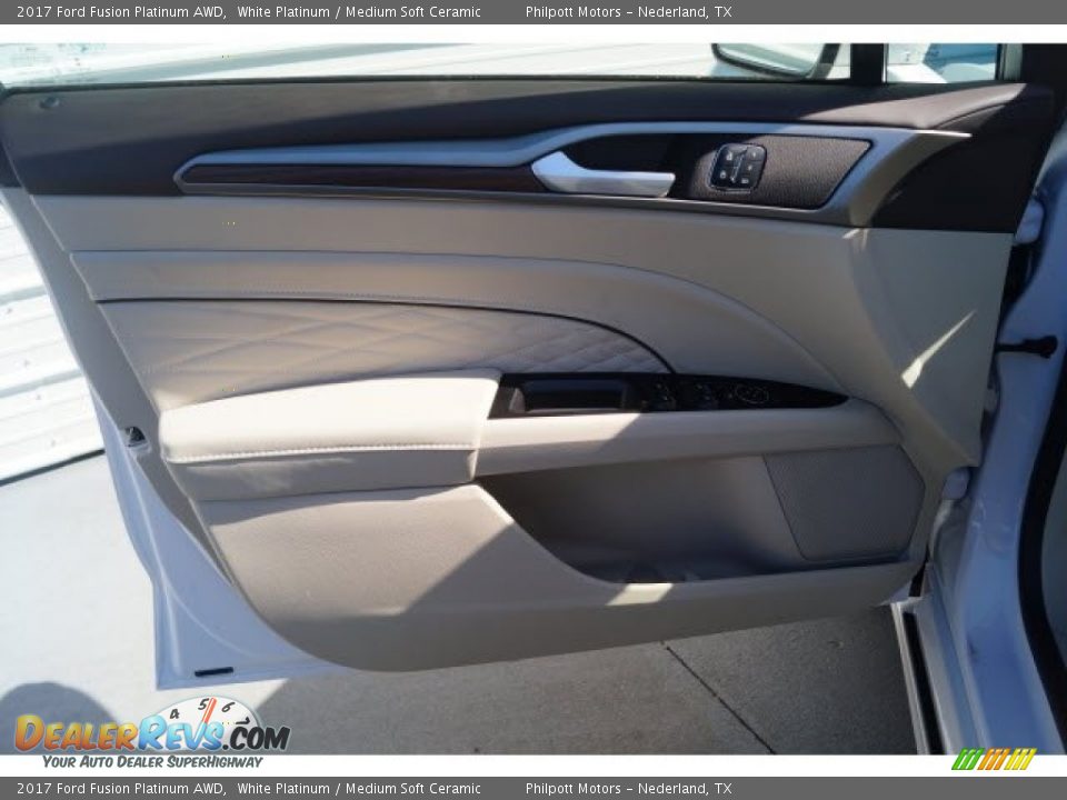 2017 Ford Fusion Platinum AWD White Platinum / Medium Soft Ceramic Photo #10