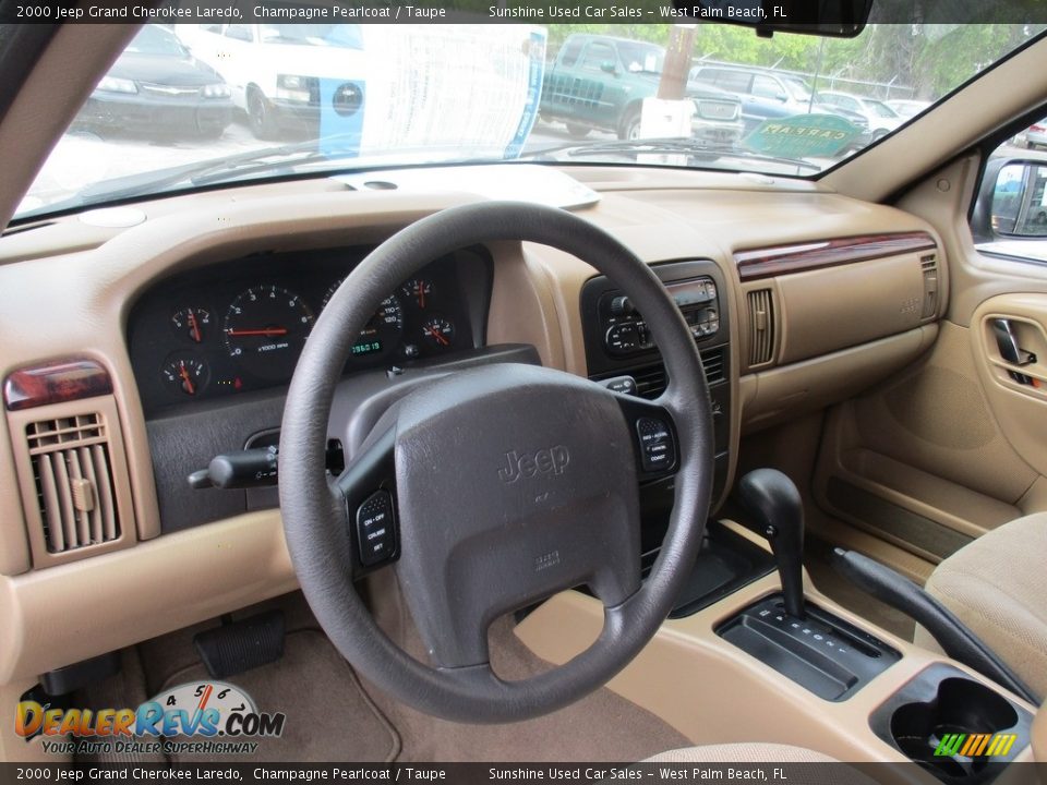 2000 Jeep Grand Cherokee Laredo Champagne Pearlcoat / Taupe Photo #11