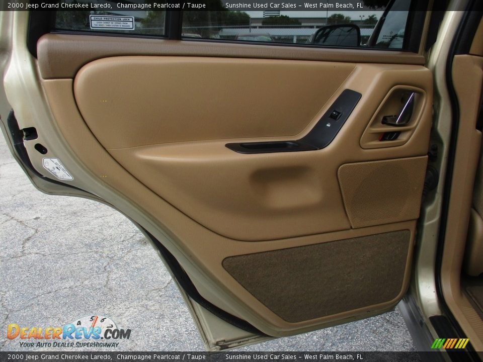 2000 Jeep Grand Cherokee Laredo Champagne Pearlcoat / Taupe Photo #13