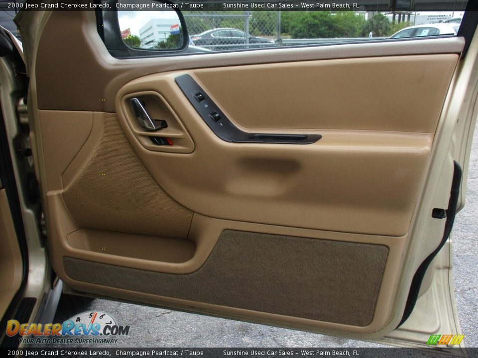2000 Jeep Grand Cherokee Laredo Champagne Pearlcoat / Taupe Photo #15