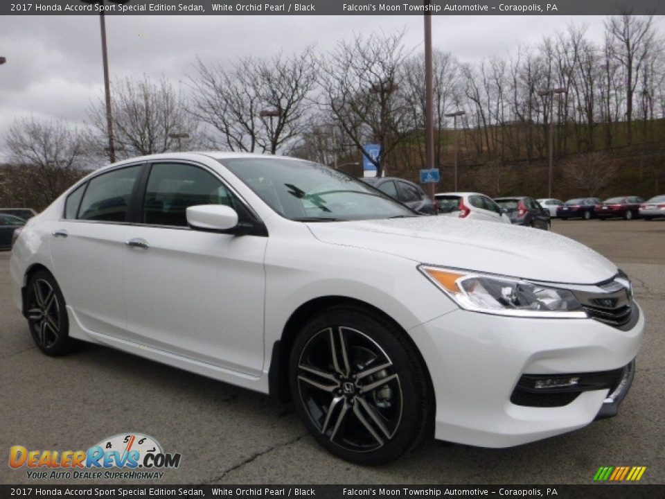 Front 3/4 View of 2017 Honda Accord Sport Special Edition Sedan Photo #5