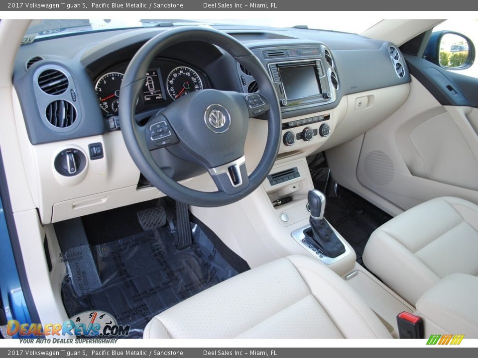 Sandstone Interior - 2017 Volkswagen Tiguan S Photo #15