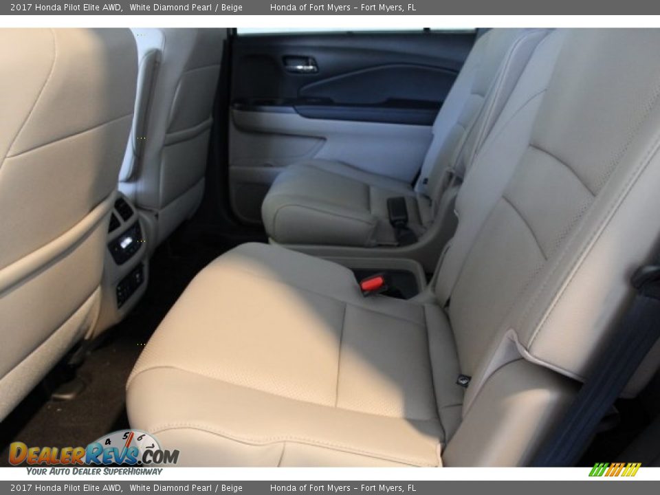 2017 Honda Pilot Elite AWD White Diamond Pearl / Beige Photo #31