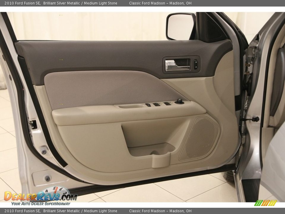 2010 Ford Fusion SE Brilliant Silver Metallic / Medium Light Stone Photo #4